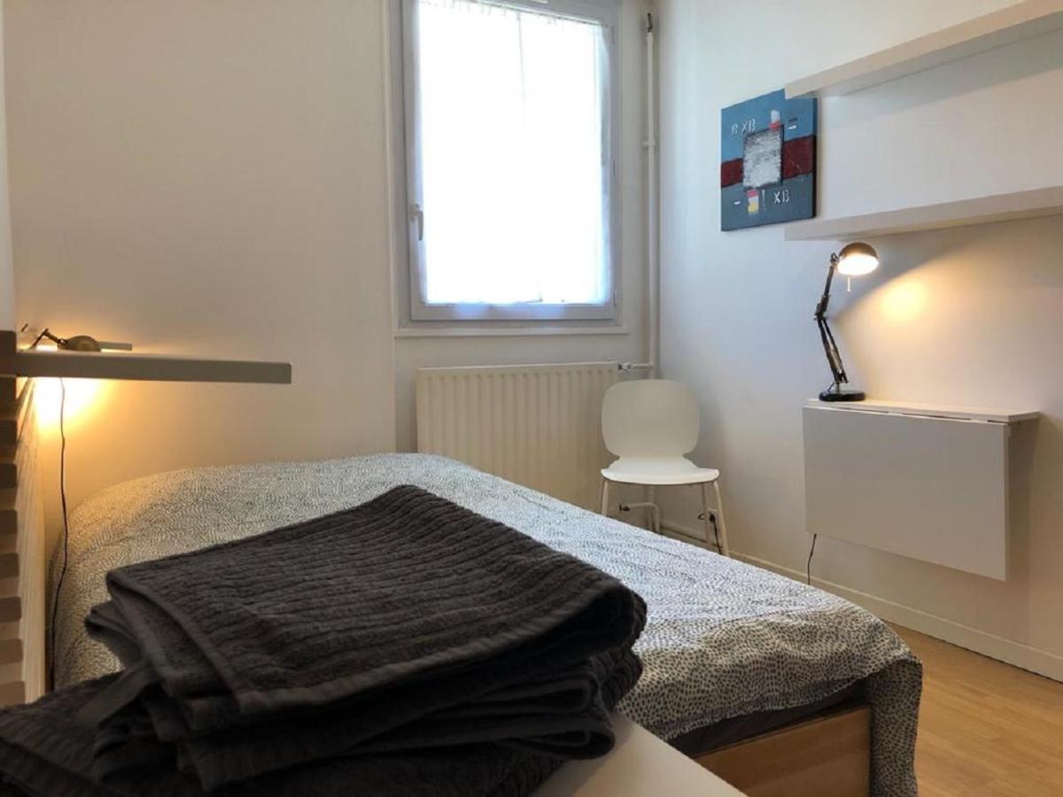 Chambre Paisible Tout Confort Bed & Breakfast Courcouronnes ภายนอก รูปภาพ